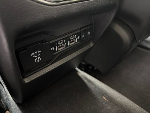 Used 2023 Jeep Grand Cherokee Limited w/ Luxury Tech Group II AWD/4WD image 12