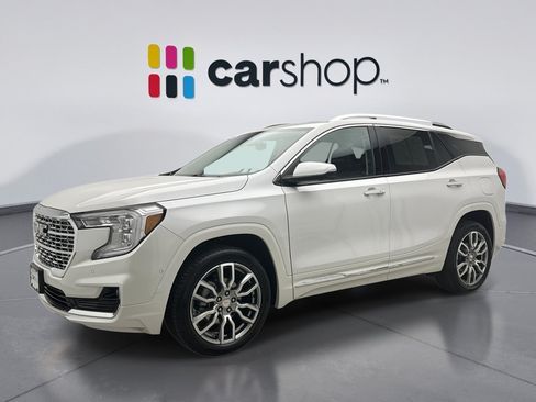 Used 2024 GMC Terrain Denali w/ Denali Premium Package AWD/4WD image 1