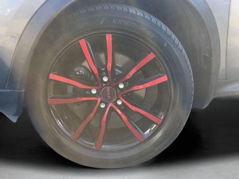 Used 2015 Nissan Juke SV image 30