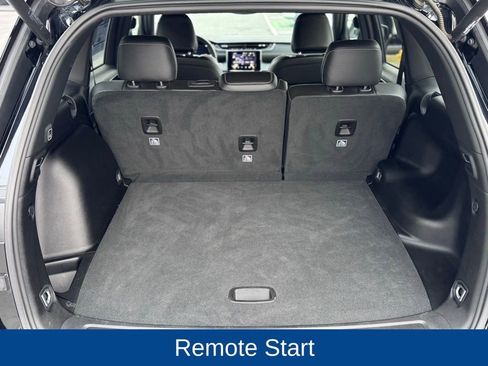 Used 2024 Jeep Grand Cherokee Altitude image 7