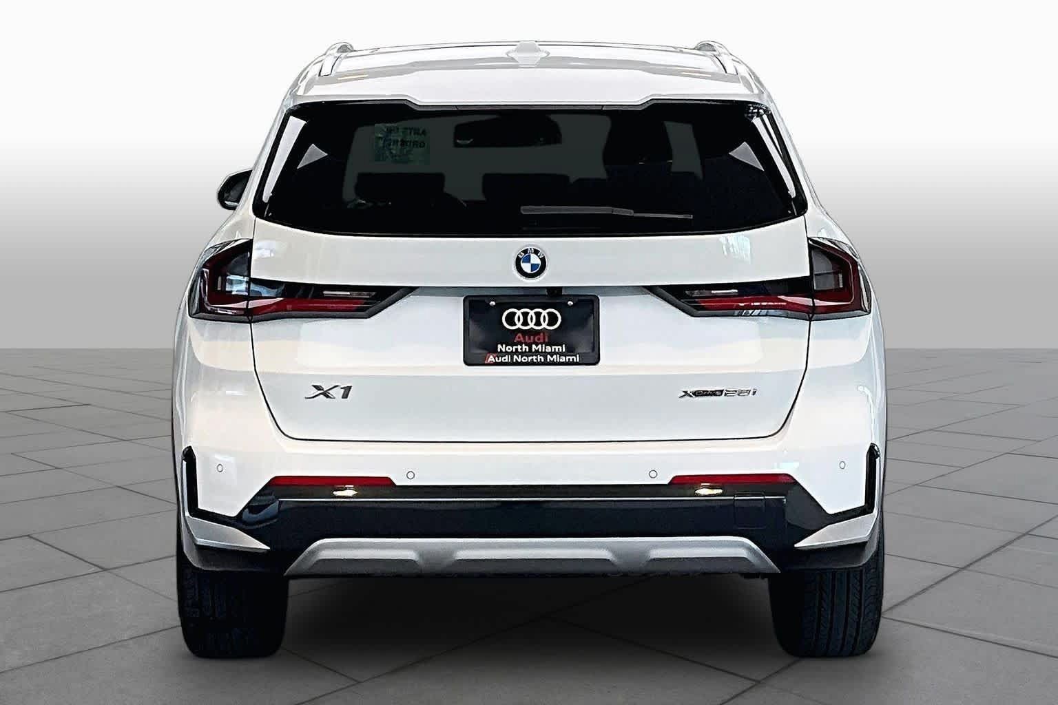 Used 2025 BMW X1 xDrive28i w/ Convenience Package AWD/4WD image 12