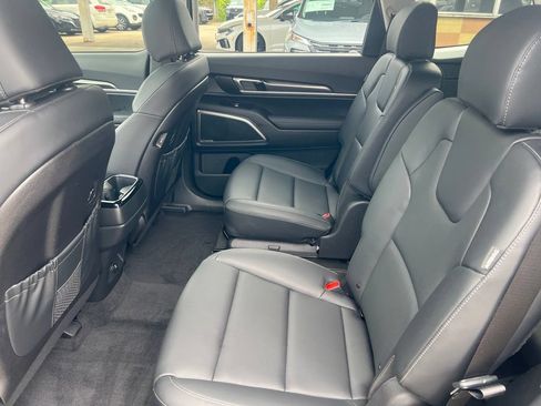 Certified 2025 Kia Telluride S AWD/4WD image 9