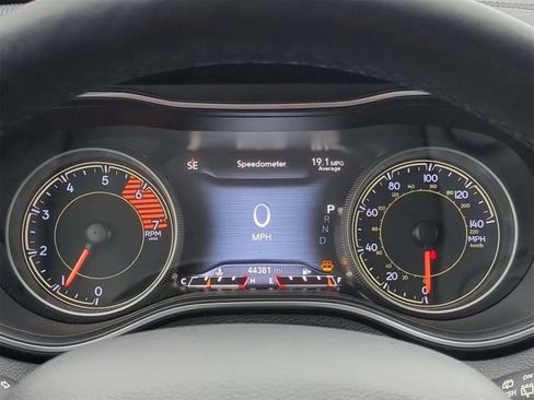 Certified 2019 Jeep Cherokee Limited w/ Luxury Group image 39