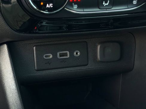 Used 2021 Buick Encore GX Select w/ Sport Touring Package AWD/4WD image 28