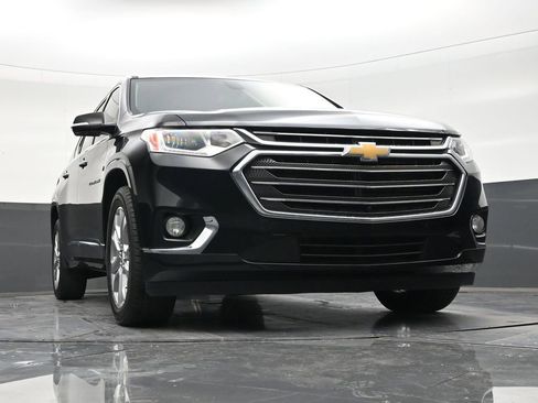 Used 2019 Chevrolet Traverse Premier FWD image 27
