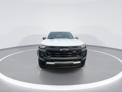 Used 2025 Chevrolet Colorado Trail Boss image 3