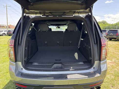 Used 2023 Chevrolet Suburban Z71 w/ Z71 Off-Road Package AWD/4WD image 17