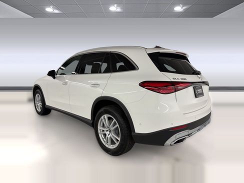 Certified 2026 Mercedes-Benz GLC 300 image 3