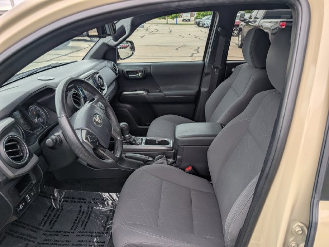 Used 2019 Toyota Tacoma TRD Sport w/ Technology Package RWD image 12