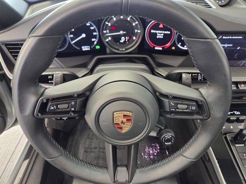Used 2022 Porsche 911 Carrera 4S image 16