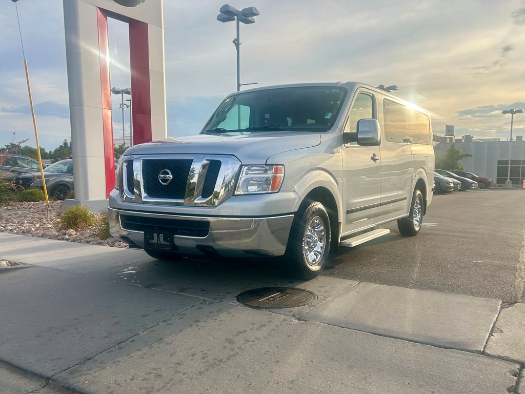 Used 2021 Nissan NV 3500 SV RWD image 3