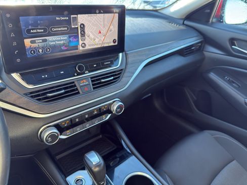 Certified 2024 Nissan Altima 2.5 SV w/ SV Premium Package image 21