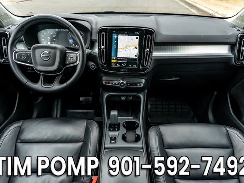 Used 2022 Volvo XC40 T5 Momentum image 14