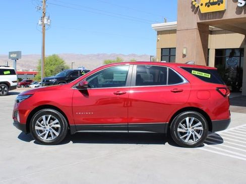 Used 2024 Chevrolet Equinox LT image 2