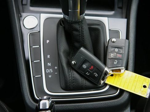 Used 2015 Volkswagen Golf SEL FWD image 25