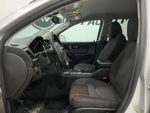 Used 2017 Chevrolet Traverse LT image 11