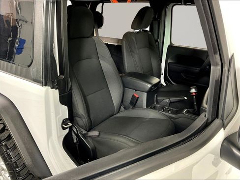 Used 2023 Jeep Wrangler Sport AWD/4WD image 28