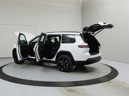 New 2026 Jeep Grand Cherokee L Limited image 14