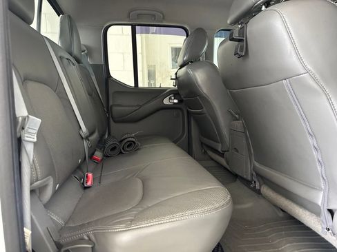Used 2017 Nissan Frontier SL AWD/4WD image 5