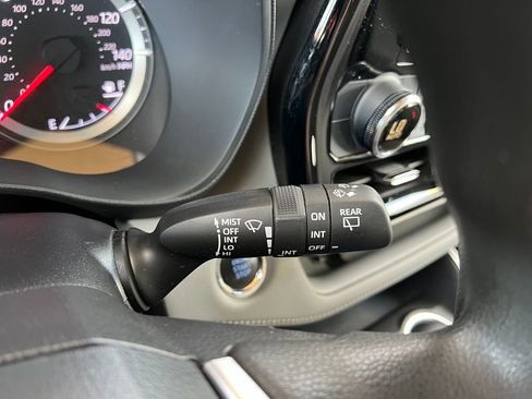 Used 2022 Toyota Highlander L image 16