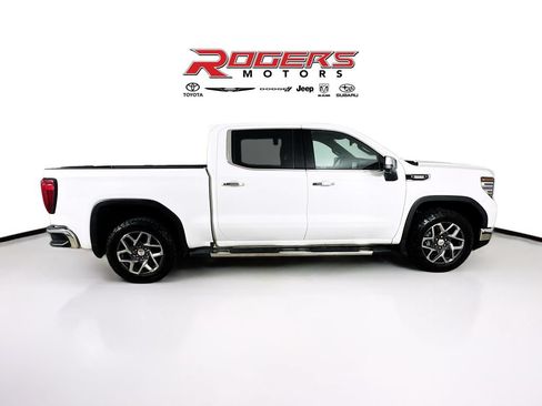 Used 2023 GMC Sierra 1500 SLT w/ SLT Premium Package AWD/4WD image 9