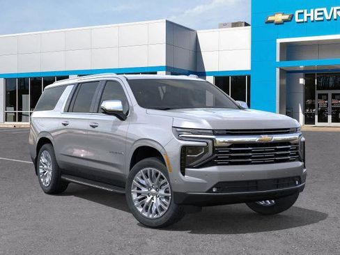 New 2025 Chevrolet Suburban Premier image 7