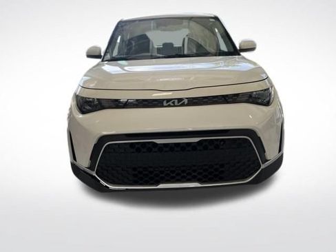 Used 2023 Kia Soul LX FWD image 8
