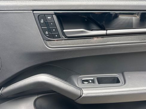 Certified 2024 Porsche Cayenne Turbo GT AWD/4WD image 20