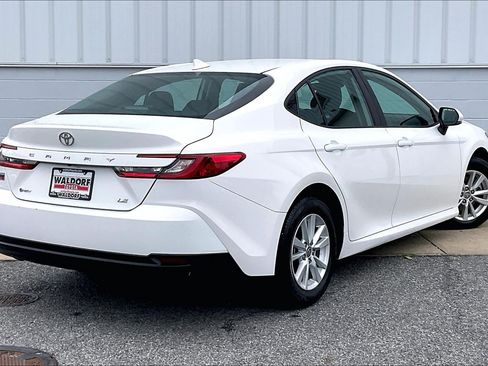 Used 2025 Toyota Camry LE FWD image 17