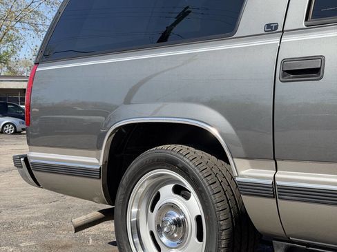 Used 1999 Chevrolet Suburban 2WD w/ Preferred Equipment Group 3 image 10