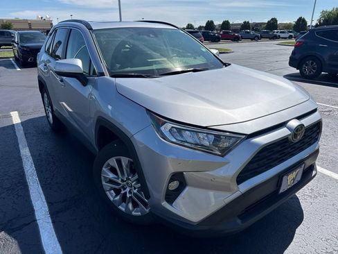 Used 2019 Toyota RAV4 XLE Premium w/ Advanced Technology Package AWD/4WD image 3