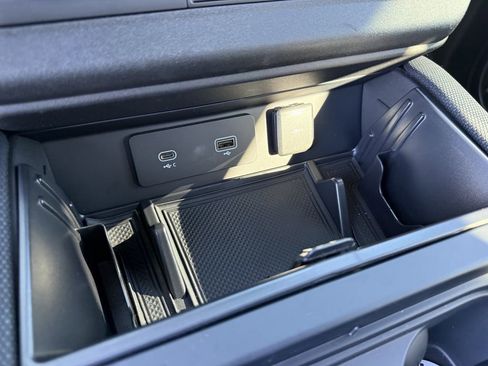 Used 2024 Land Rover Defender 130 Outbound image 34