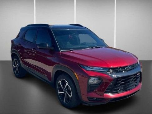 Used 2022 Chevrolet TrailBlazer RS w/ Sun and Liftgate Package FWD image 2