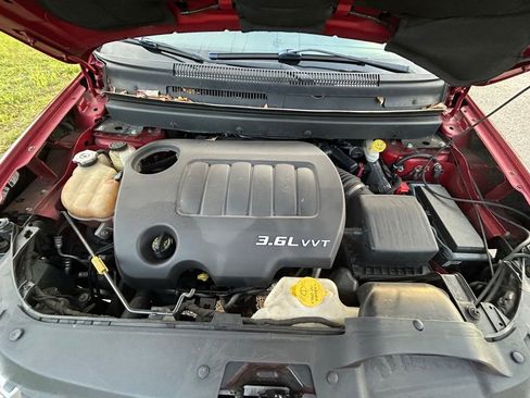 Used 2015 Dodge Journey SXT w/ Flexible Seating Group FWD image 12