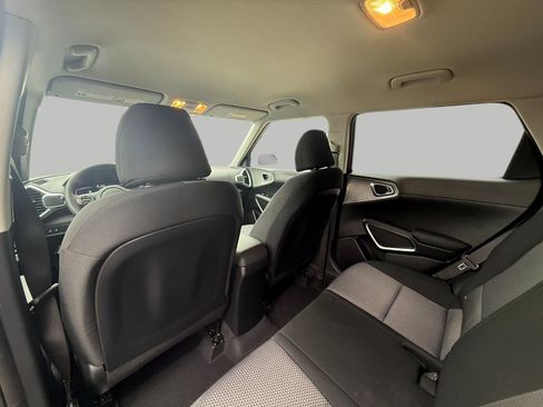 Used 2025 Kia Soul LX w/ LX Technology Package image 25