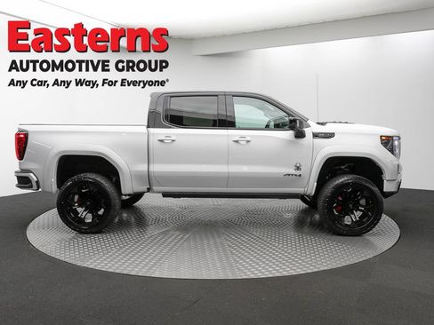 Used 2024 GMC Sierra 1500 AT4 w/ Technology Package AWD/4WD image 4