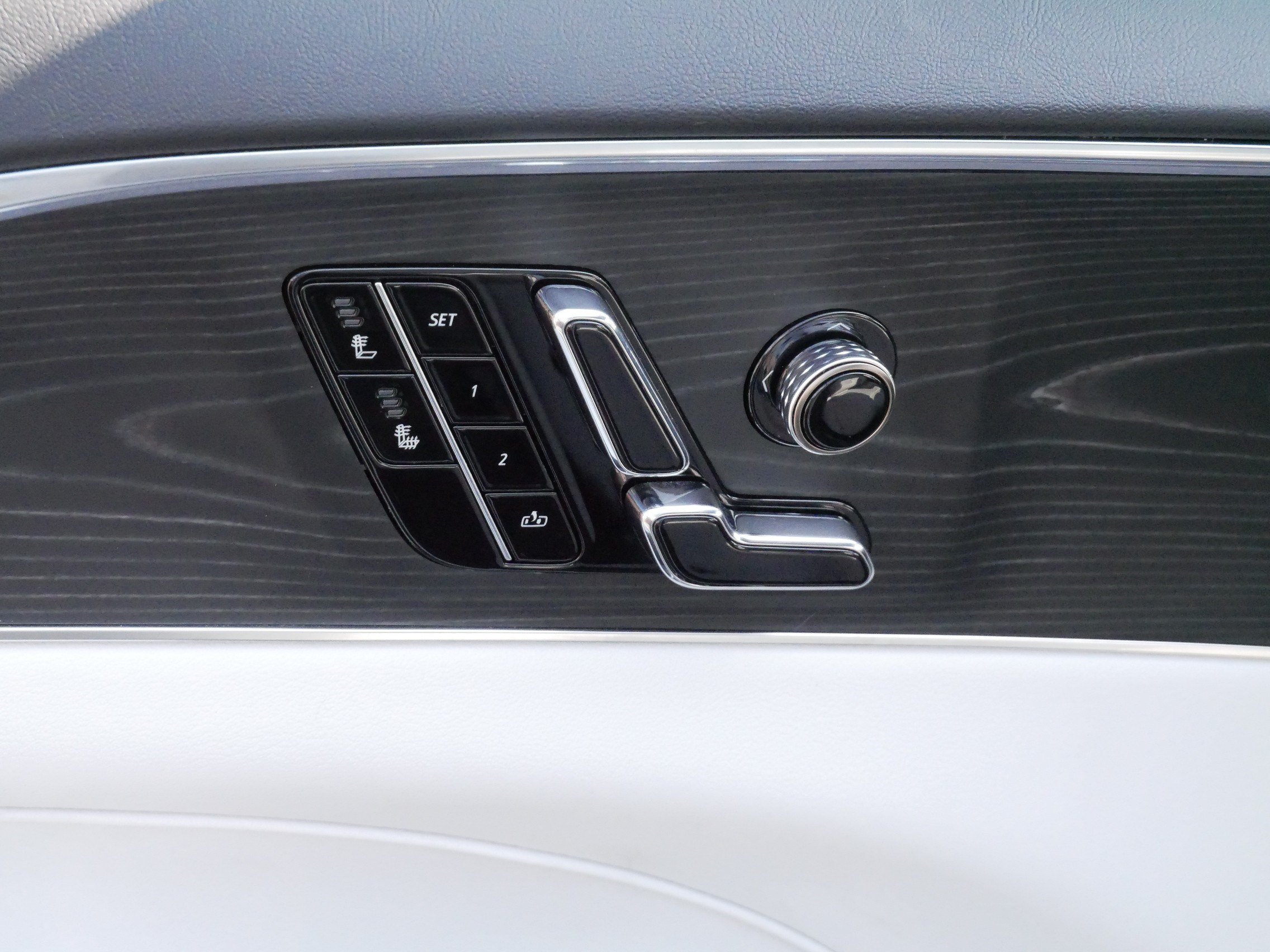Used 2024 Cadillac Lyriq Sport RWD image 19