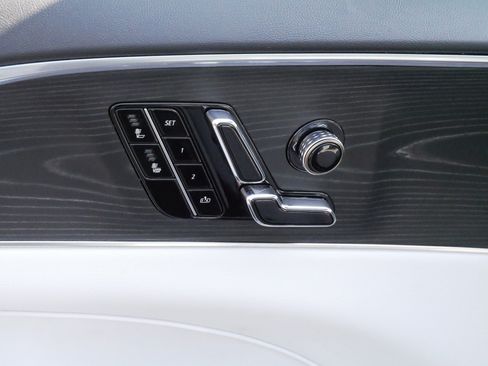 Used 2024 Cadillac Lyriq Sport RWD image 19