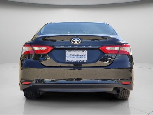 Used 2018 Toyota Camry LE FWD image 15