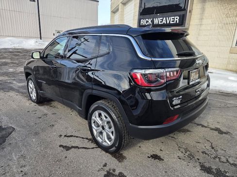 Used 2025 Jeep Compass Latitude image 6