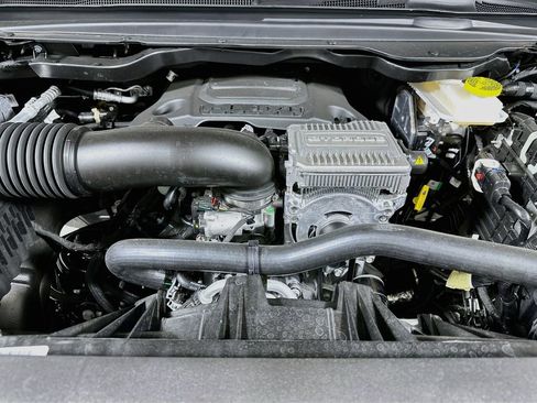 New 2026 RAM 1500 4x4 Crew Cab image 18