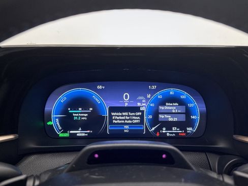 Used 2025 Toyota Crown Signia w/ Advanced Technology Package image 9