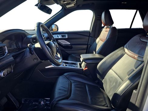 Used 2022 Ford Explorer Platinum w/ Equipment Group 601A image 11