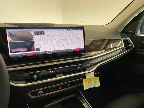 New 2026 BMW X7 xDrive40i w/ Executive Package image 25