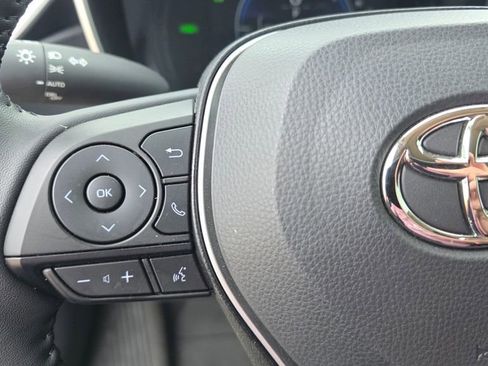 Used 2025 Toyota Corolla XLE FWD image 16