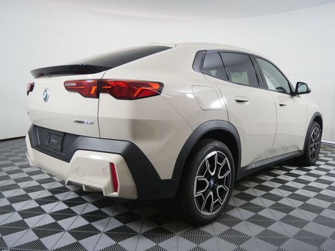 Certified 2026 BMW X2 xDrive28i AWD/4WD image 3