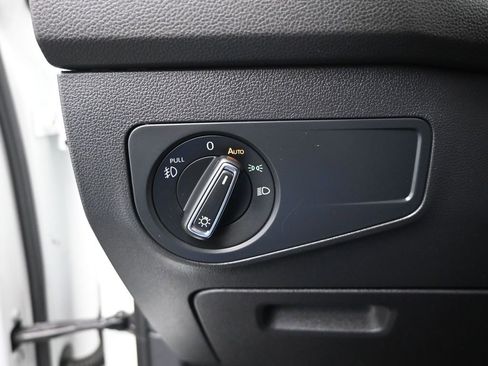 Used 2019 Volkswagen Tiguan SEL image 13