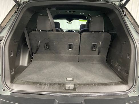 Used 2022 Chevrolet Traverse LT image 12