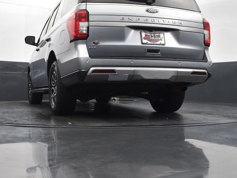 Used 2024 Ford Expedition XLT image 39