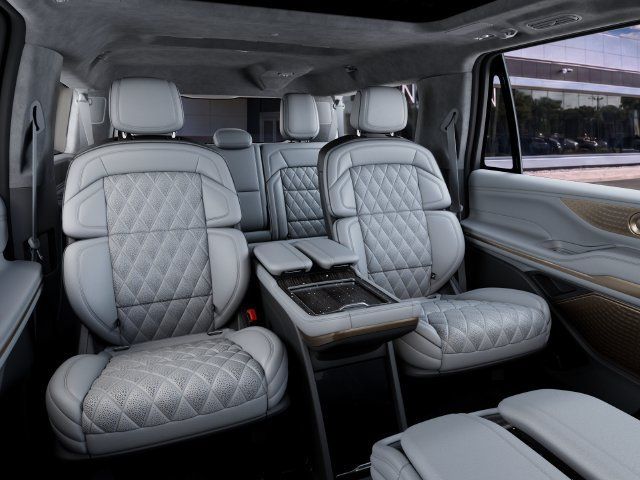 New 2027 Lincoln Navigator L Black Label AWD/4WD image 11